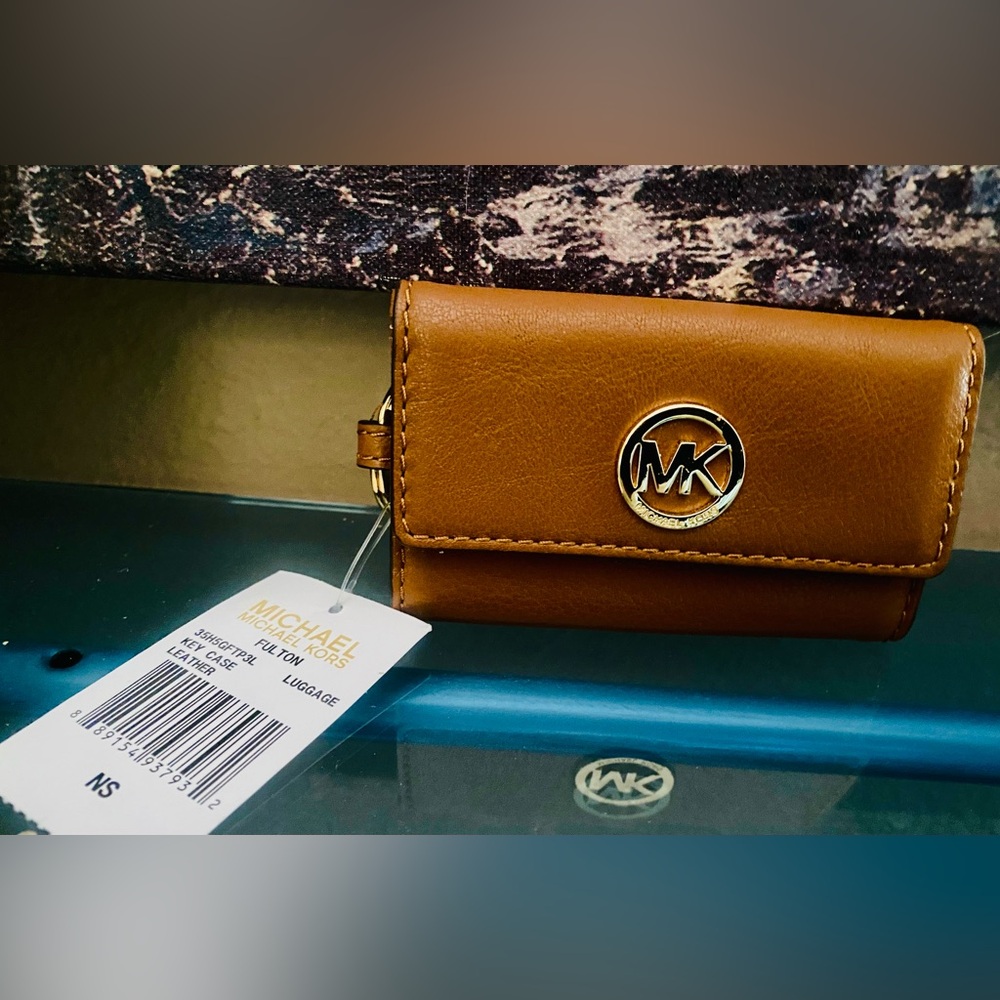 NWT $250 Michael Kors Brown Leather Key Card Holder